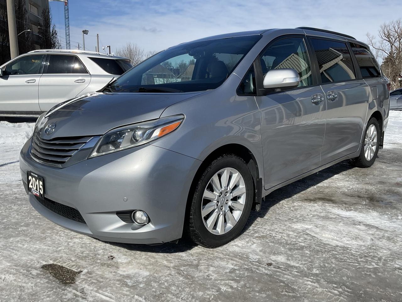 2015 Toyota Sienna LIMITED 7-Passenger V6 - LTHR! NAV! BACK-UP CAM! B Photo2