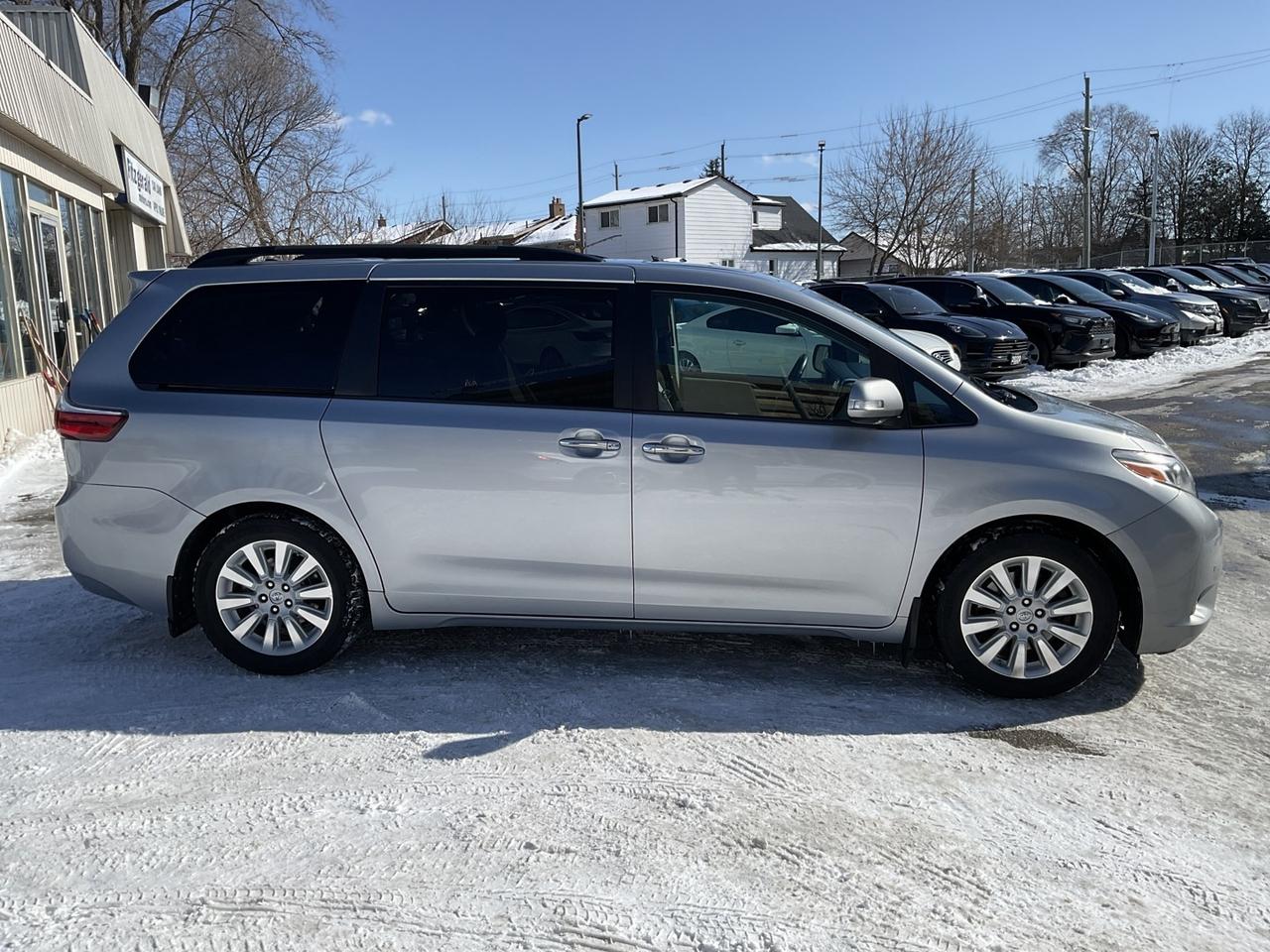 2015 Toyota Sienna LIMITED 7-Passenger V6 - LTHR! NAV! BACK-UP CAM! B Photo