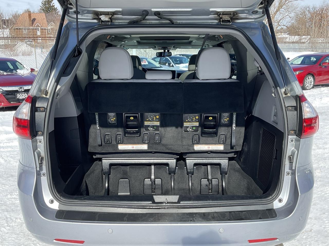 2015 Toyota Sienna LIMITED 7-Passenger V6 - LTHR! NAV! BACK-UP CAM! B Photo