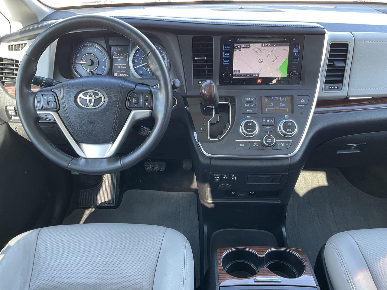 2015 Toyota Sienna LIMITED 7-Passenger V6 - LTHR! NAV! BACK-UP CAM! B Photo