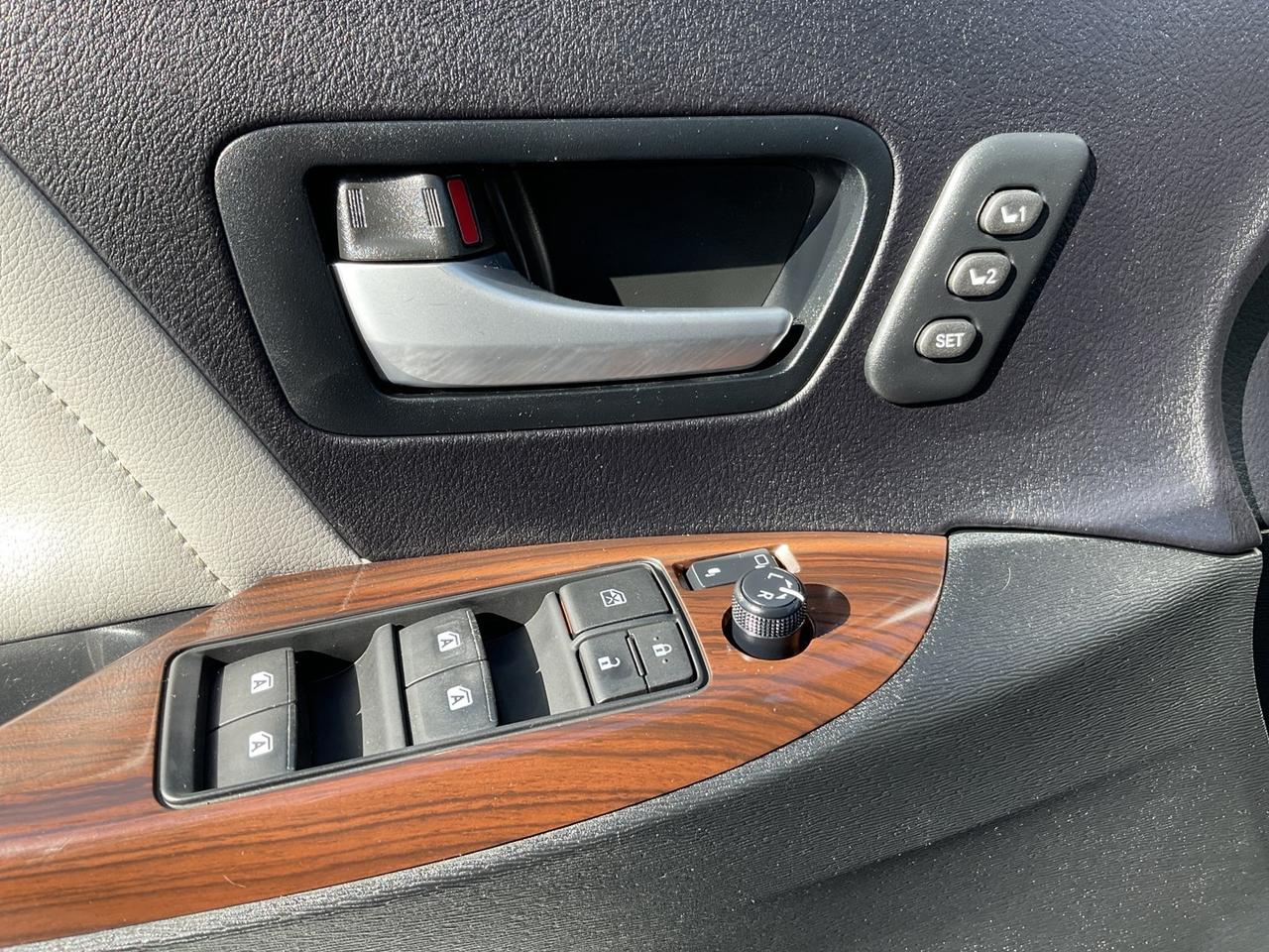 2015 Toyota Sienna LIMITED 7-Passenger V6 - LTHR! NAV! BACK-UP CAM! B Photo