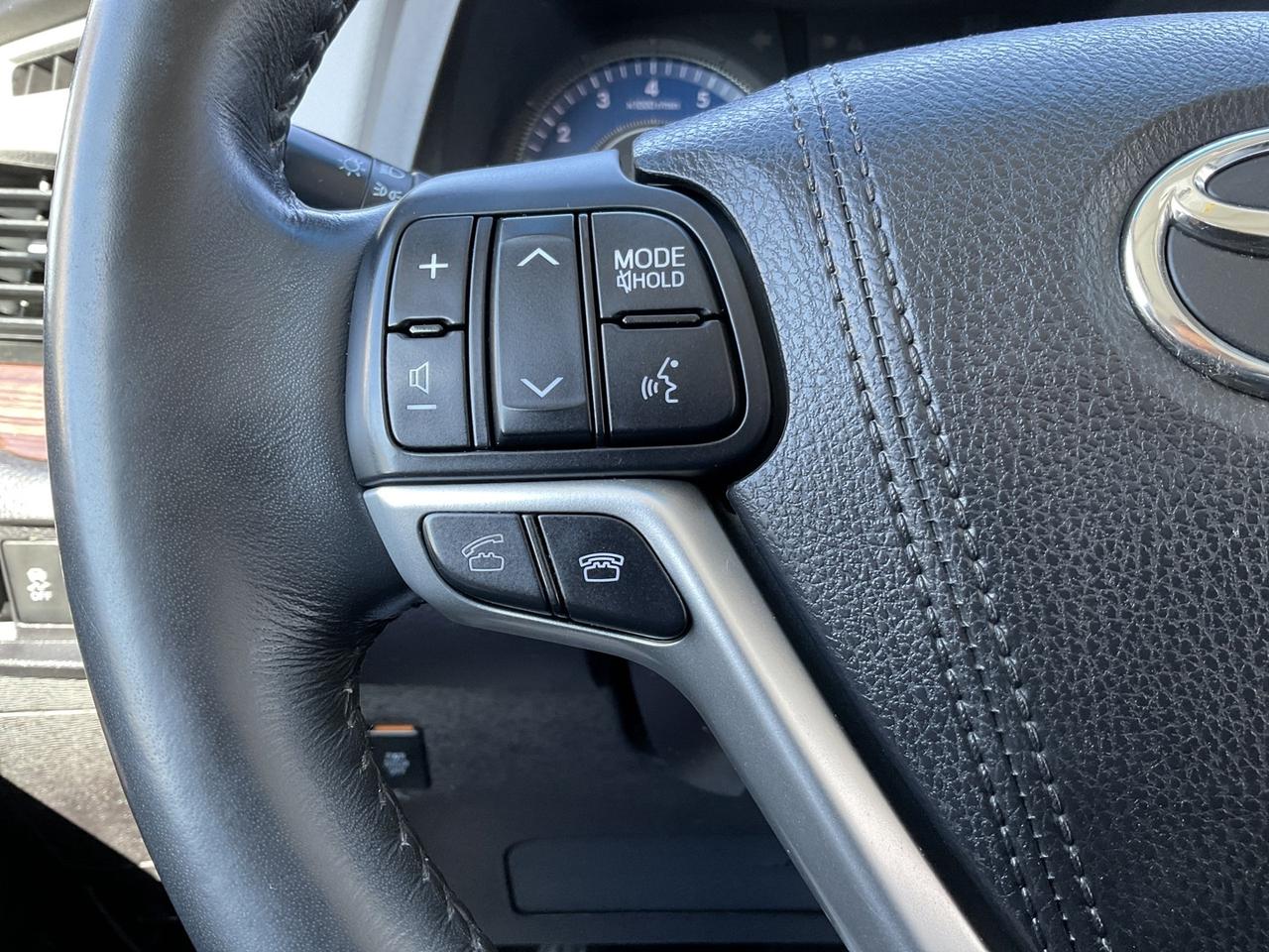 2015 Toyota Sienna LIMITED 7-Passenger V6 - LTHR! NAV! BACK-UP CAM! B Photo