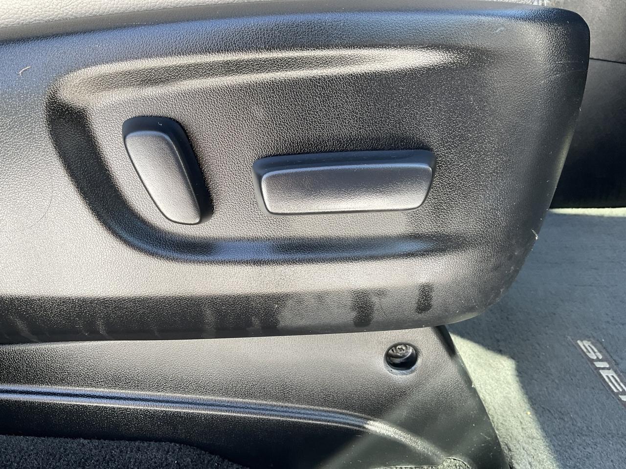 2015 Toyota Sienna LIMITED 7-Passenger V6 - LTHR! NAV! BACK-UP CAM! B Photo