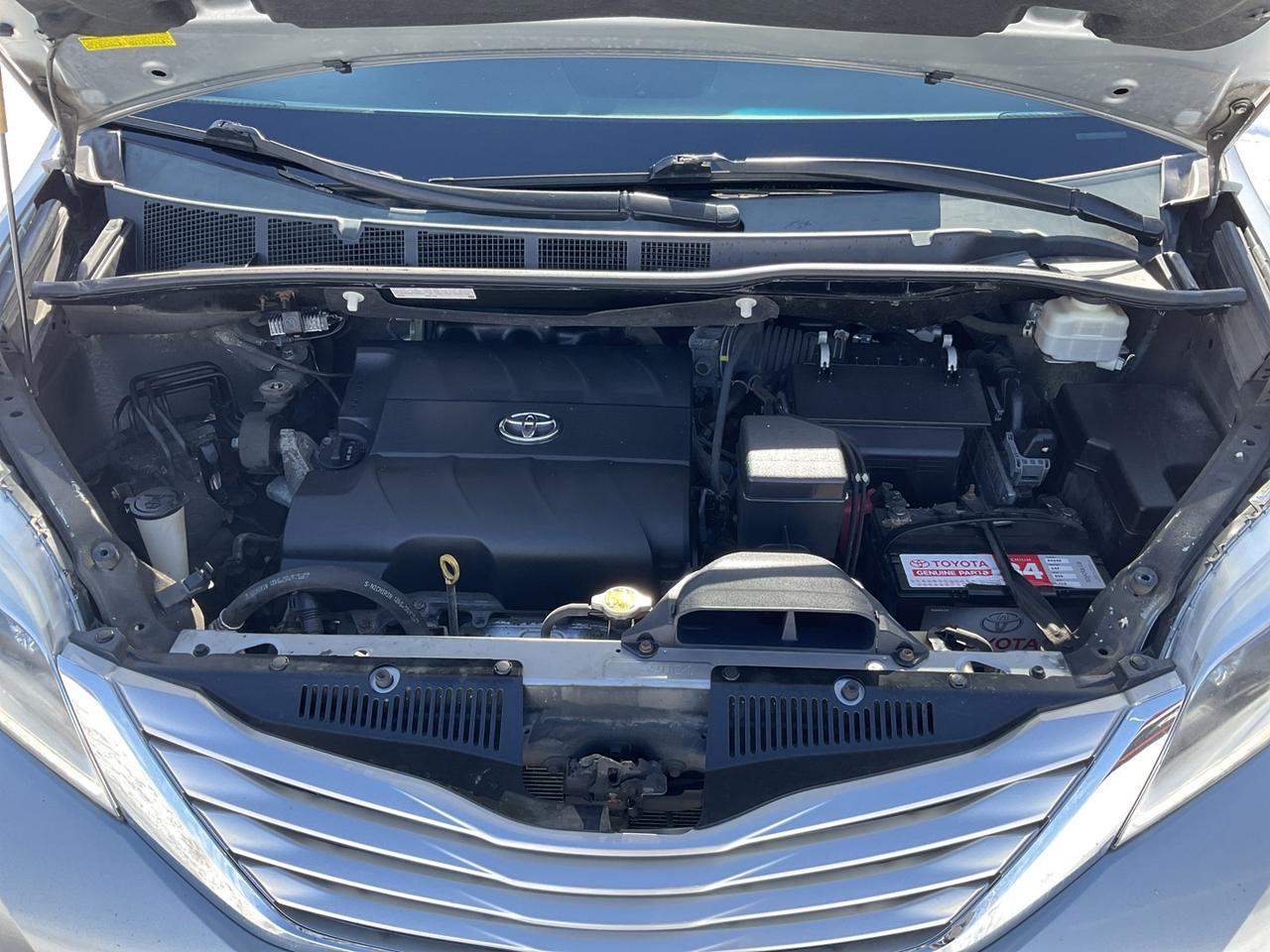 2015 Toyota Sienna LIMITED 7-Passenger V6 - LTHR! NAV! BACK-UP CAM! B Photo