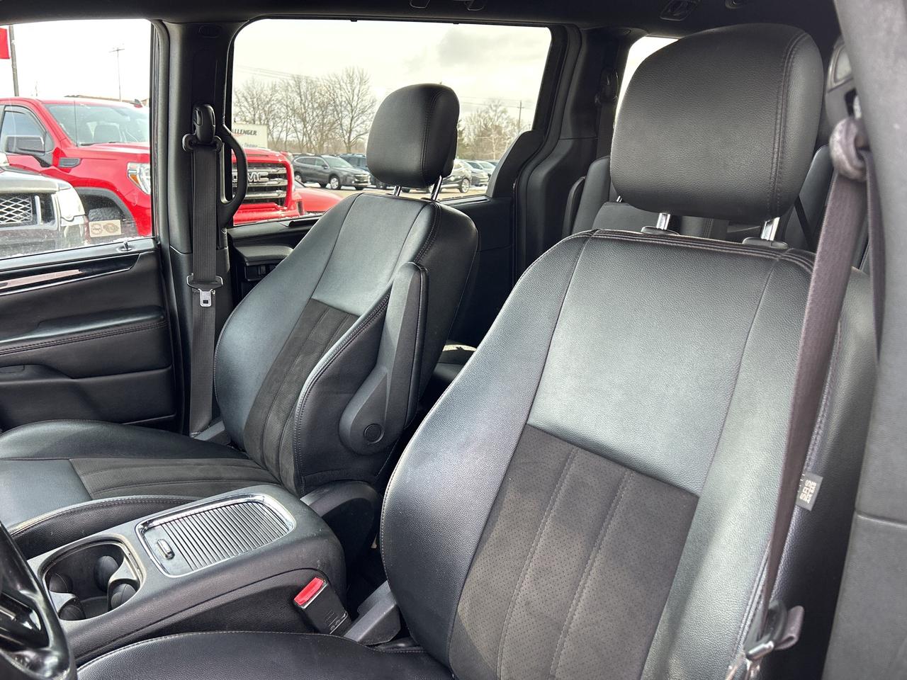 2020 Dodge Grand Caravan PREMIUM PLUS, CLEAN CARFAX, REMOTE START! Photo