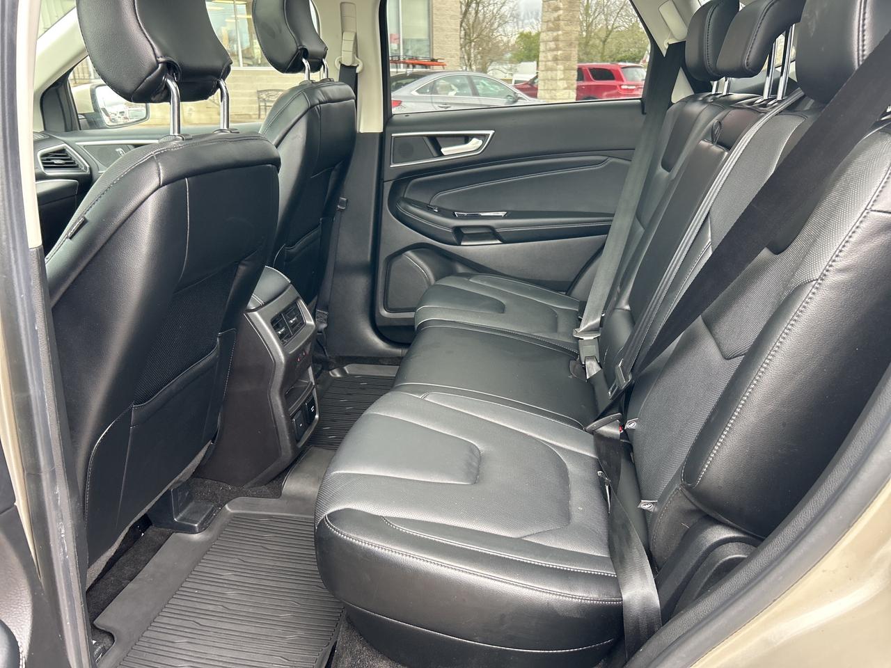 2017 Ford Edge TITANIUM, CLEAN CARFAX, AWD, REMOTE START! Photo