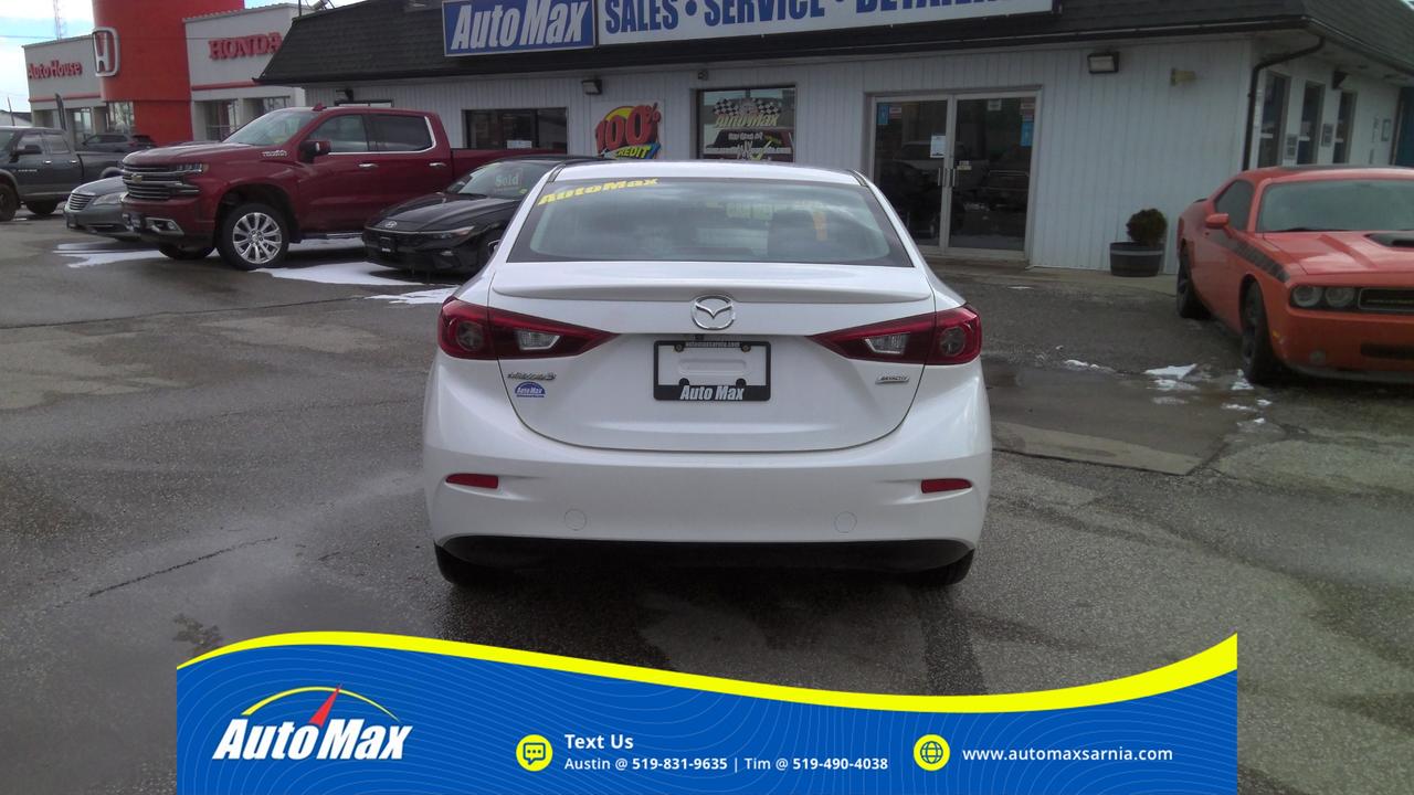2015 Mazda 3  Photo3