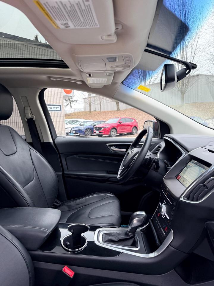 2018 Ford Edge TITANIUM 4DR ALL-WHEEL DRIVE Photo