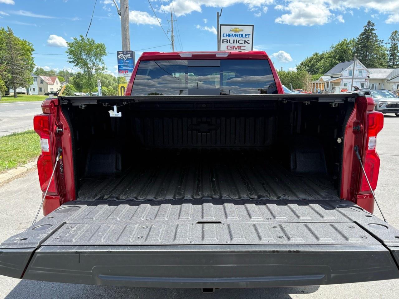 2026 Chevrolet Silverado 1500 Crew Cab Short Box 4-Wheel Drive LT Trail Boss Photo4