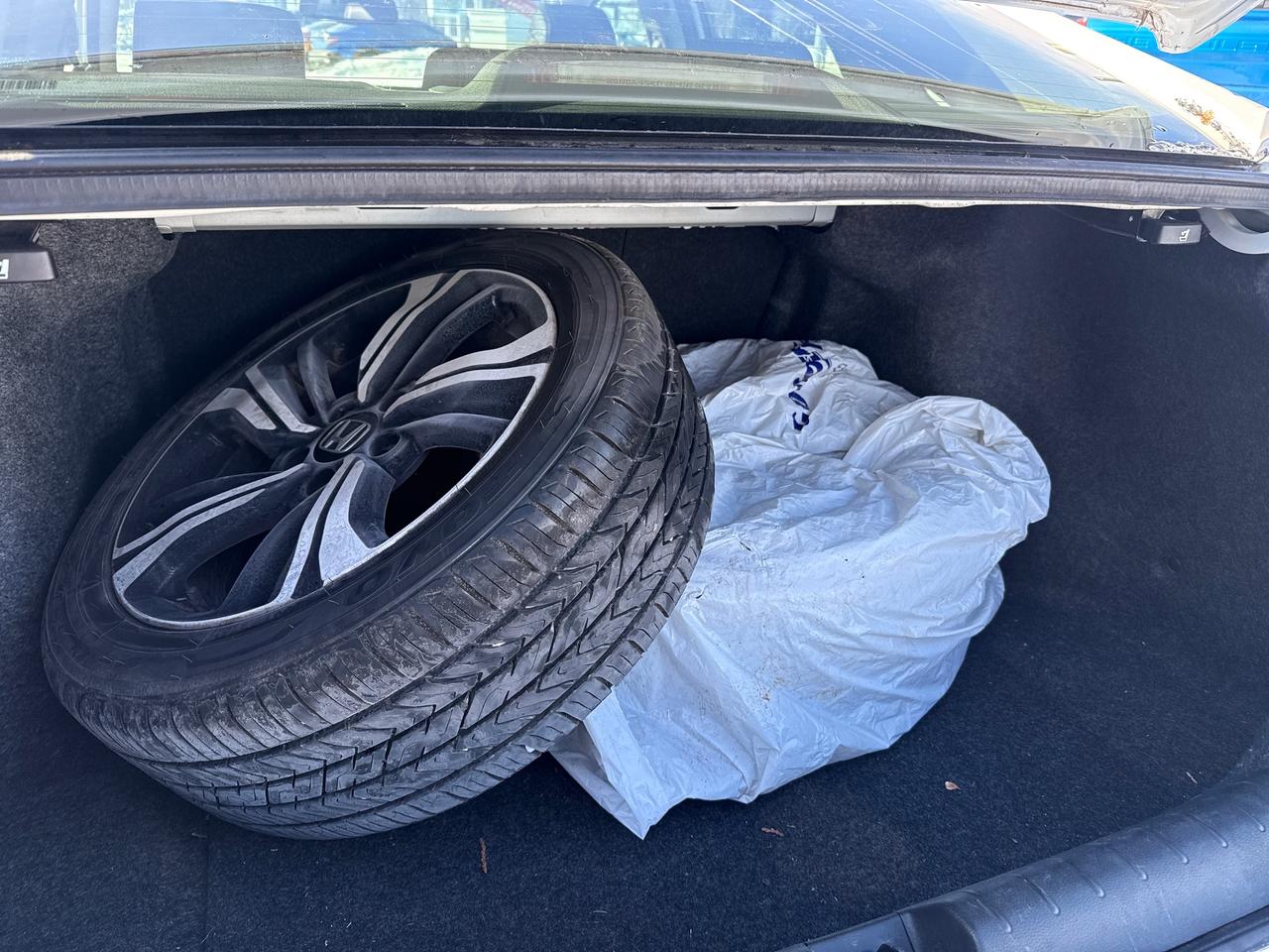 2016 Honda Civic Touring (CVT) 4dr Sedan Photo4