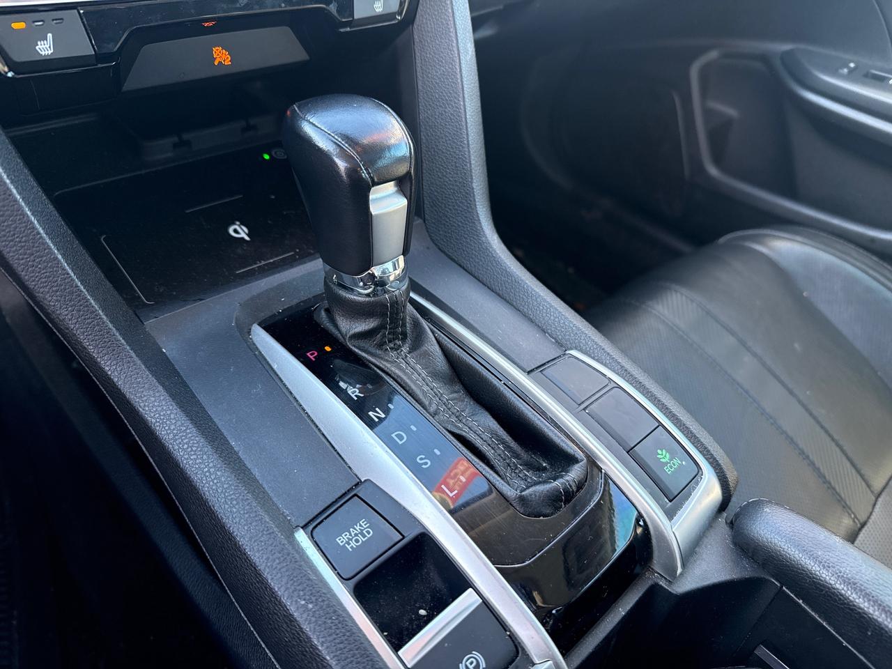 2016 Honda Civic Touring (CVT) 4dr Sedan Photo