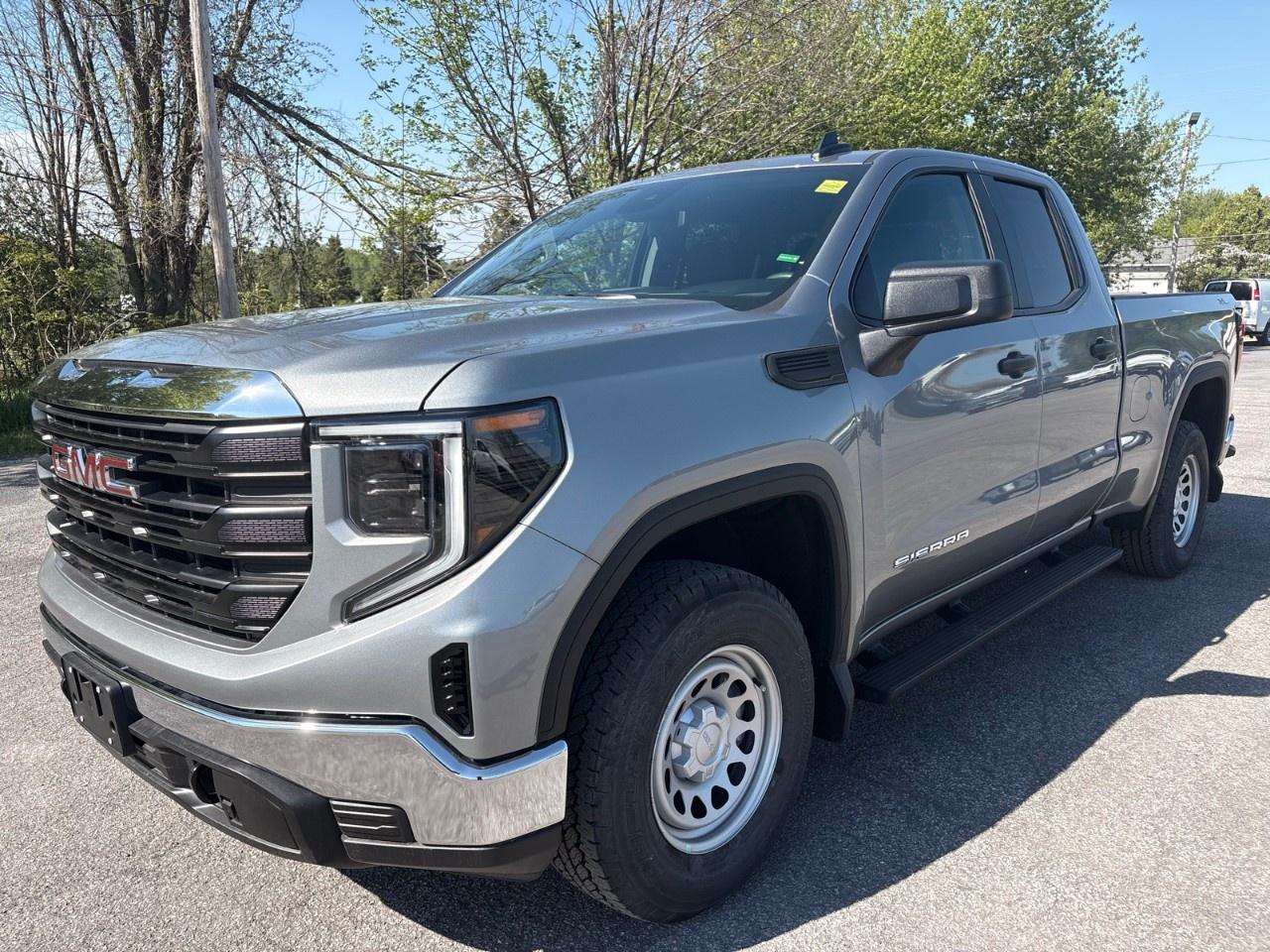 2026 GMC Sierra 1500 Double Cab Standard Box 4-Wheel Drive Pro Photo