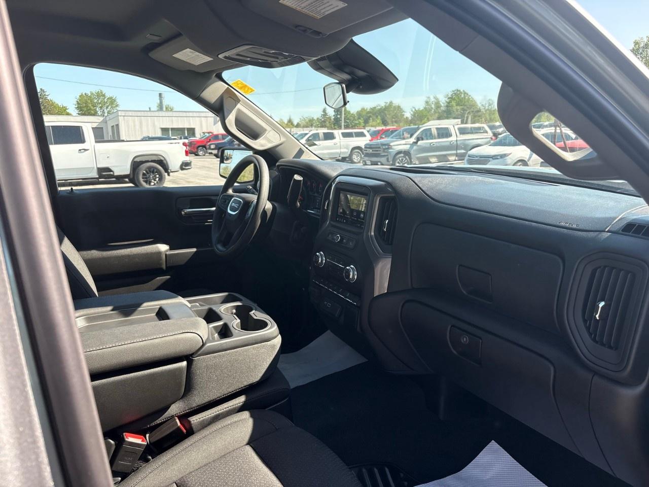 2026 GMC Sierra 1500 Double Cab Standard Box 4-Wheel Drive Pro Photo