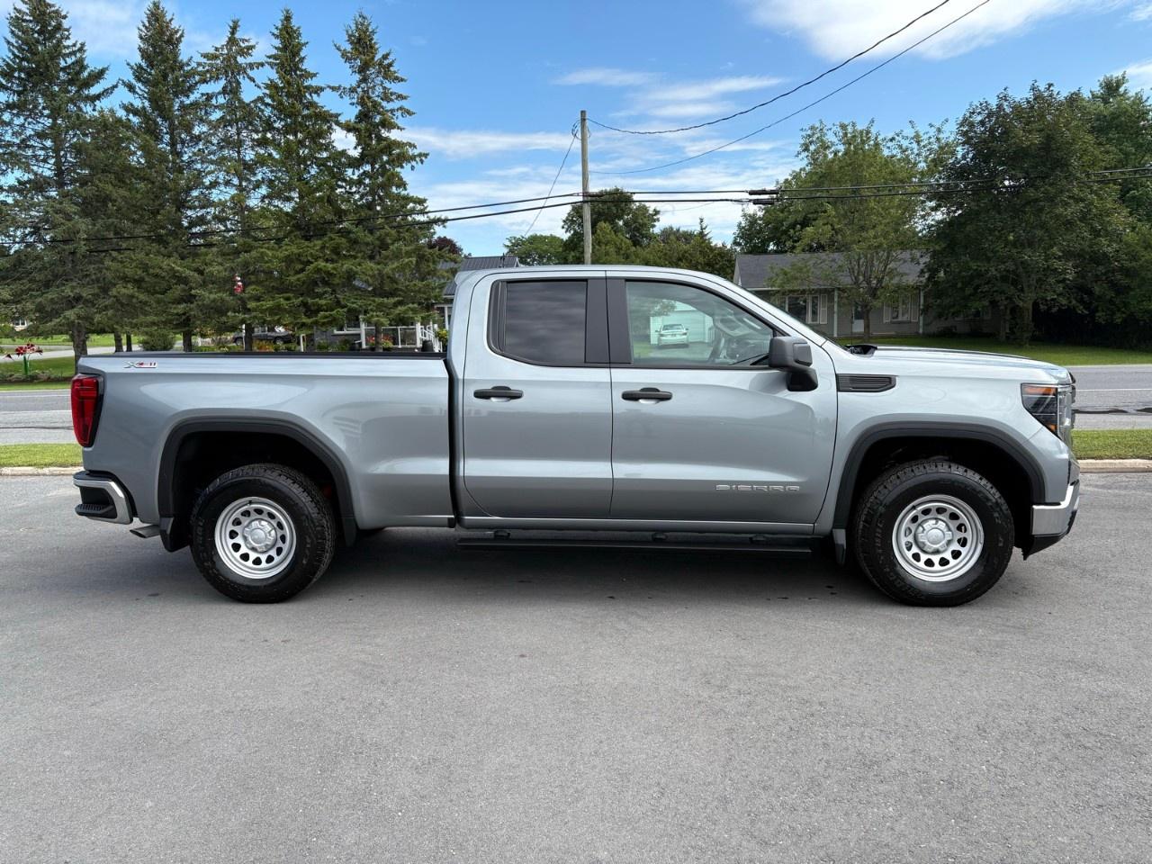2026 GMC Sierra 1500 Double Cab Standard Box 4-Wheel Drive Pro Photo3
