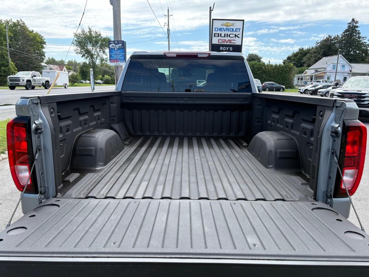2026 GMC Sierra 1500 Double Cab Standard Box 4-Wheel Drive Pro Photo