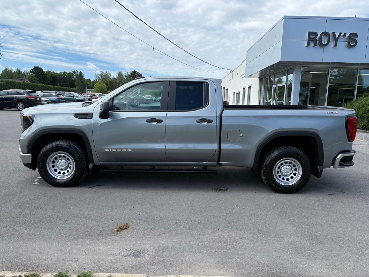 2026 GMC Sierra 1500 Double Cab Standard Box 4-Wheel Drive Pro Photo