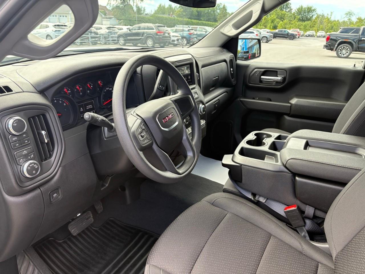 2026 GMC Sierra 1500 Double Cab Standard Box 4-Wheel Drive Pro Photo