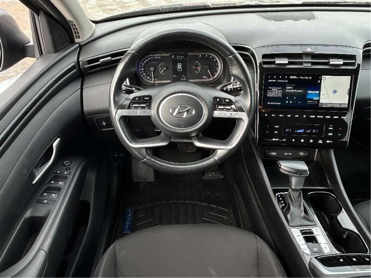 2024 Hyundai Tucson Preferred **CALL BELLEVILLE@613-961-8848** Photo