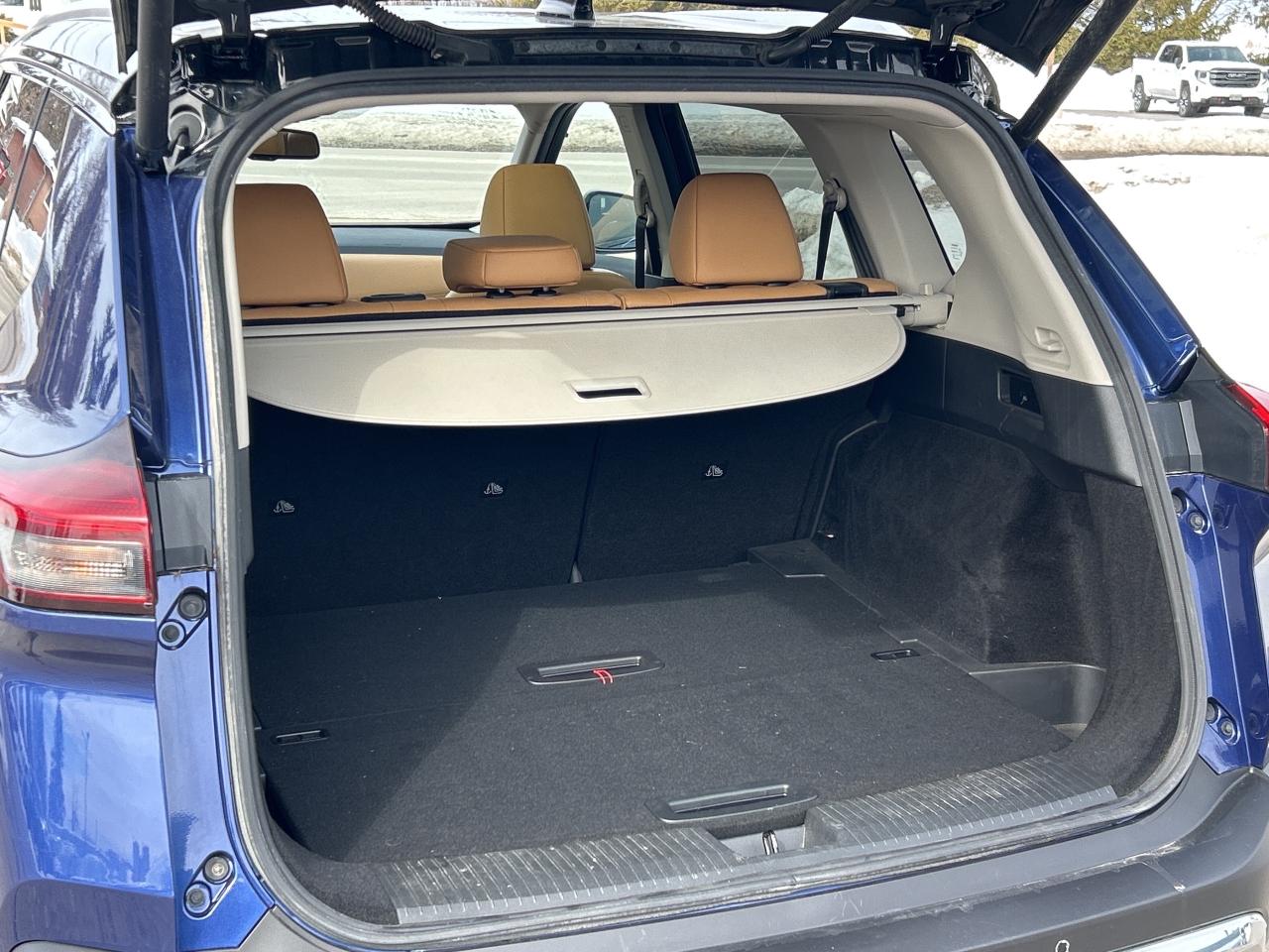 2022 Nissan Rogue Platinum Photo