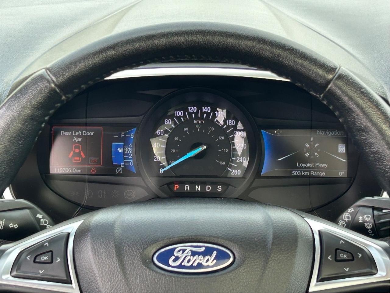 2021 Ford Edge Titanium Photo4