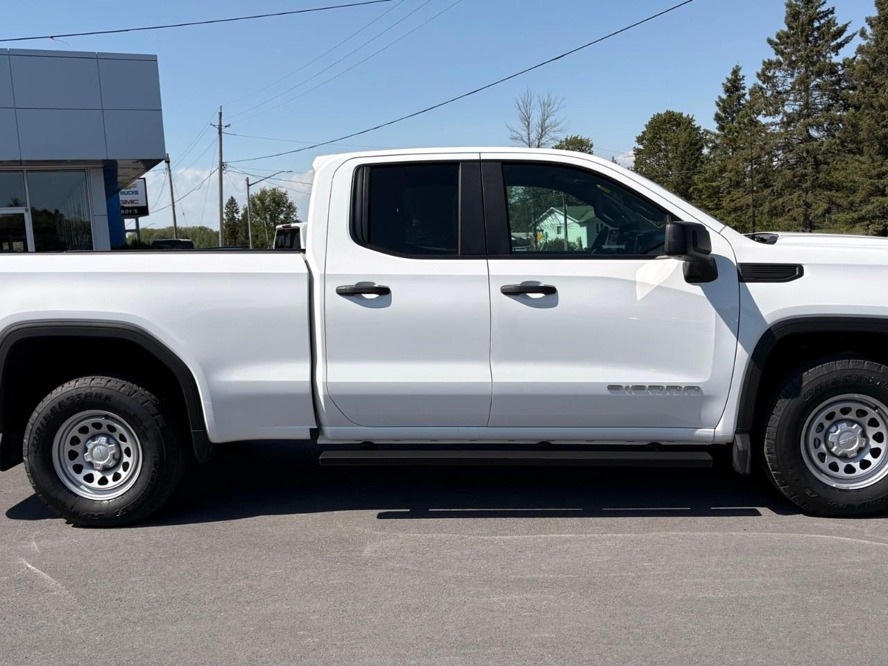 2026 GMC Sierra 1500 Double Cab Standard Box 4-Wheel Drive Pro Photo