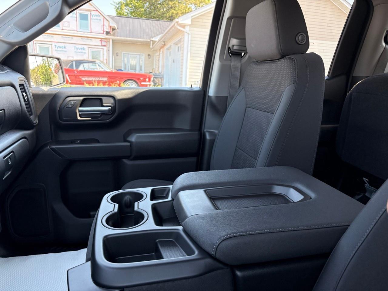 2026 GMC Sierra 1500 Double Cab Standard Box 4-Wheel Drive Pro Photo