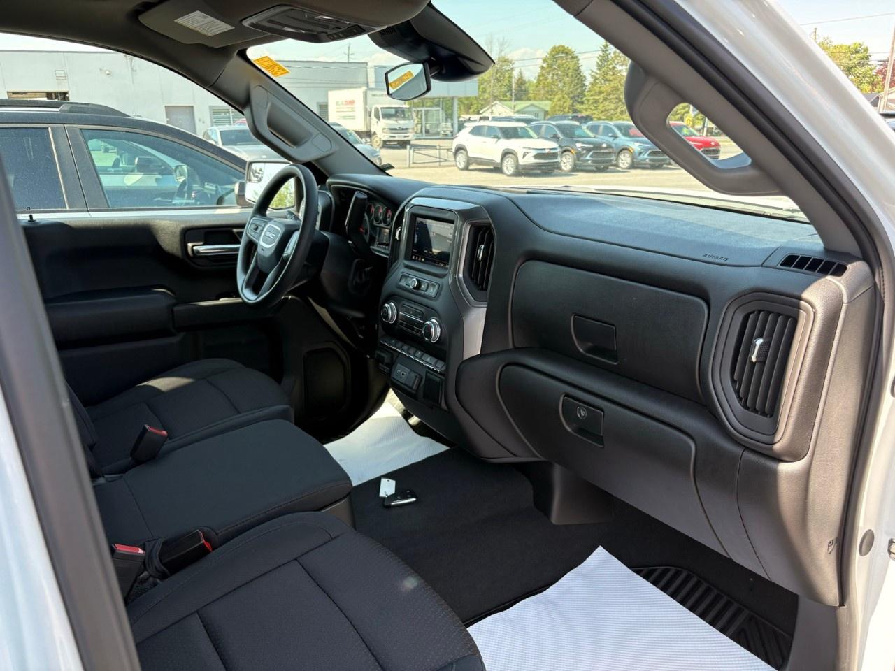 2026 GMC Sierra 1500 Double Cab Standard Box 4-Wheel Drive Pro Photo