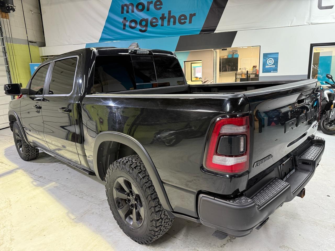 2021 RAM 1500 REBEL   CREW CAB  PONO ROOF   NAVI   HEAD UP DISPL Photo