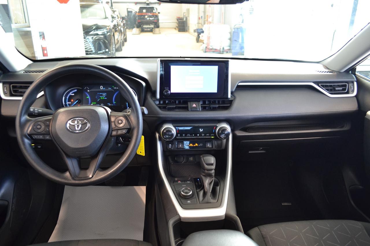 2023 Toyota RAV4 Hybrid LE Photo3