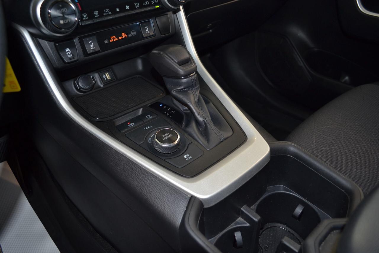 2023 Toyota RAV4 Hybrid LE Photo