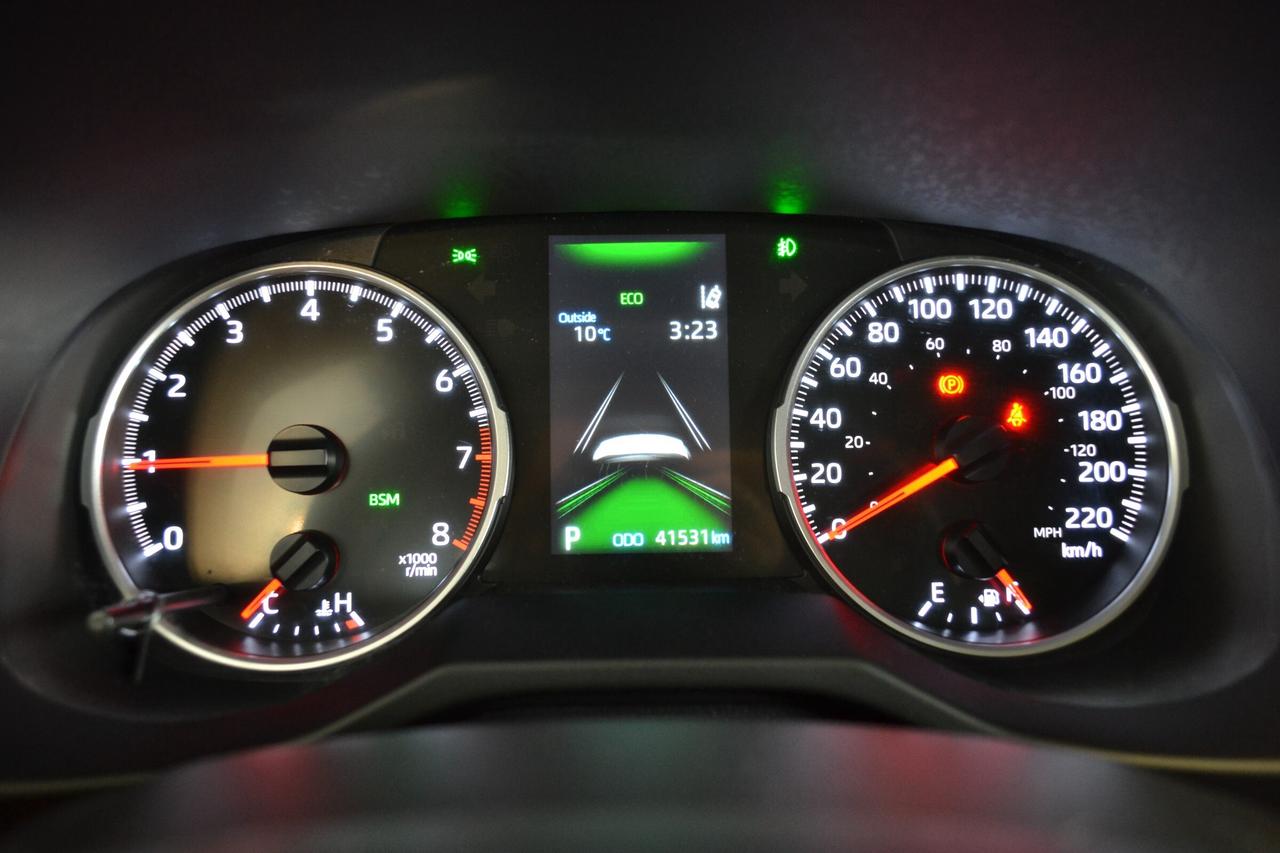 2022 Toyota RAV4 XLE Photo4