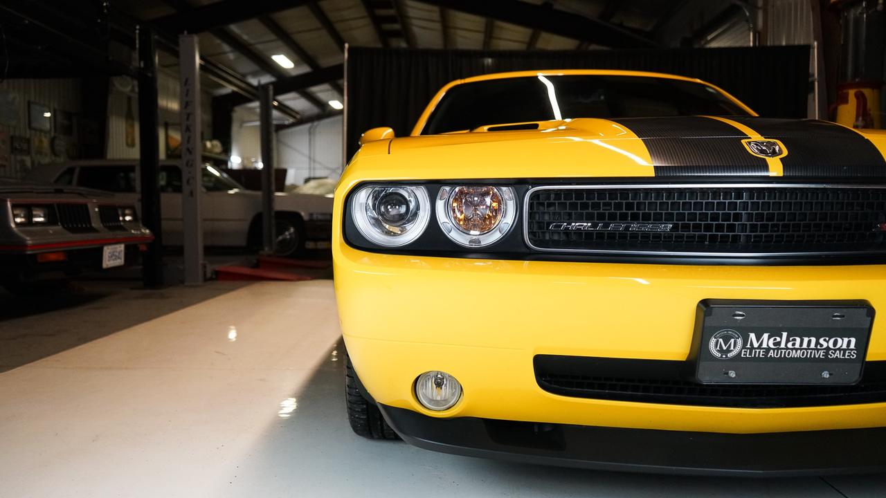 2010 Dodge Challenger 2dr Cpe Srt8 Photo