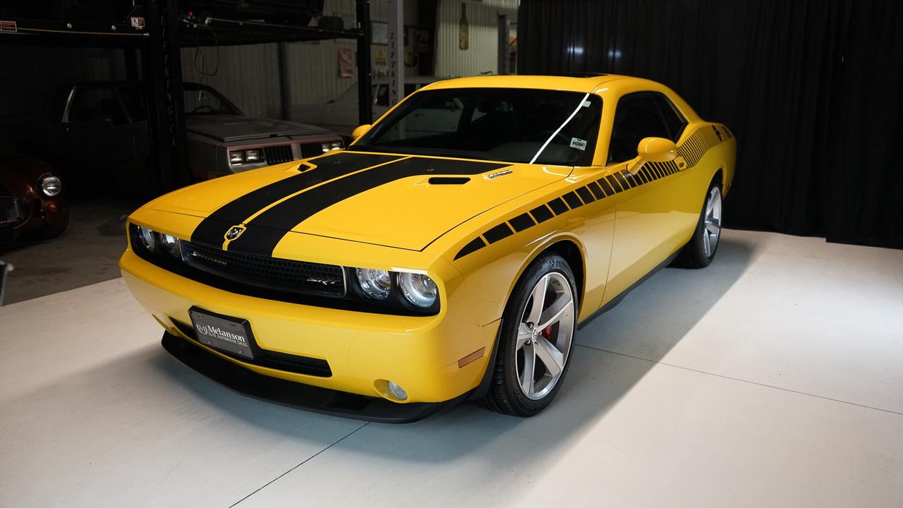 2010 Dodge Challenger 2dr Cpe Srt8 Photo