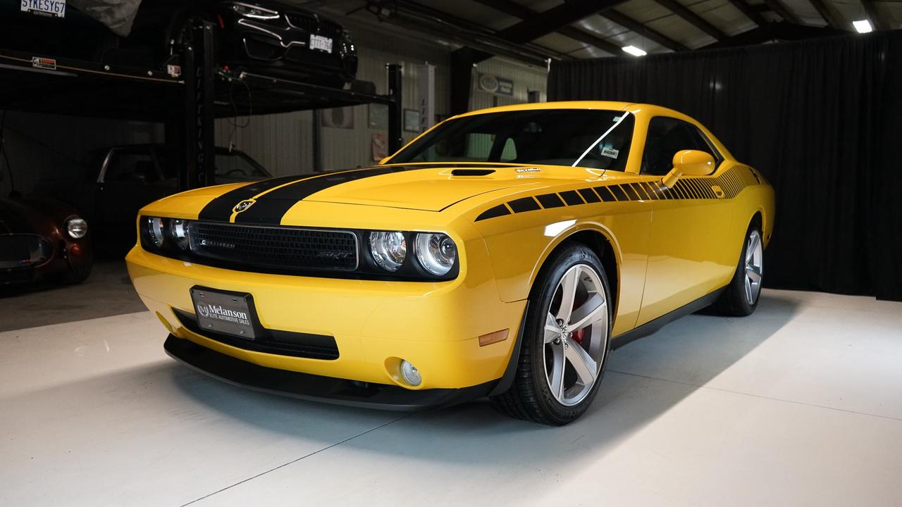 2010 Dodge Challenger 2dr Cpe Srt8 Photo