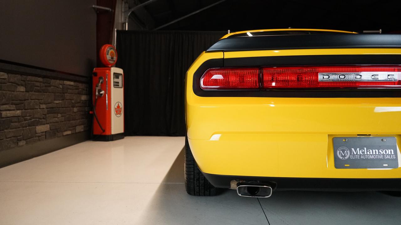 2010 Dodge Challenger 2dr Cpe Srt8 Photo