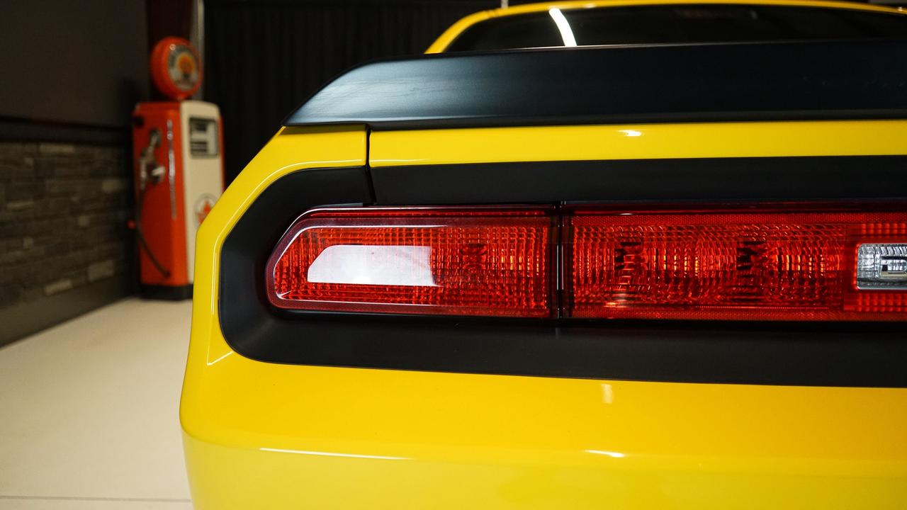 2010 Dodge Challenger 2dr Cpe Srt8 Photo