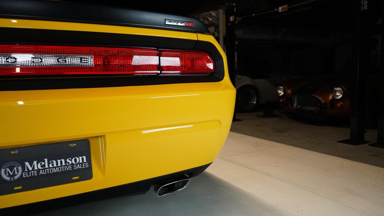 2010 Dodge Challenger 2dr Cpe Srt8 Photo