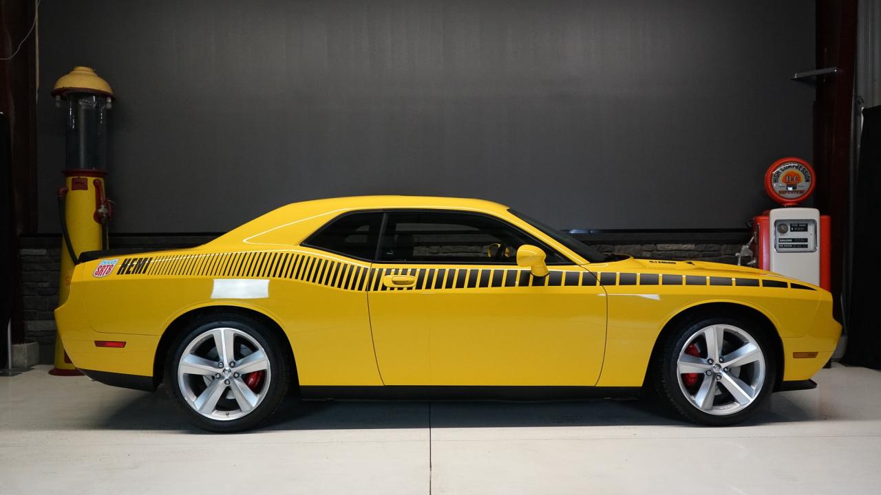 2010 Dodge Challenger 2dr Cpe Srt8 Photo