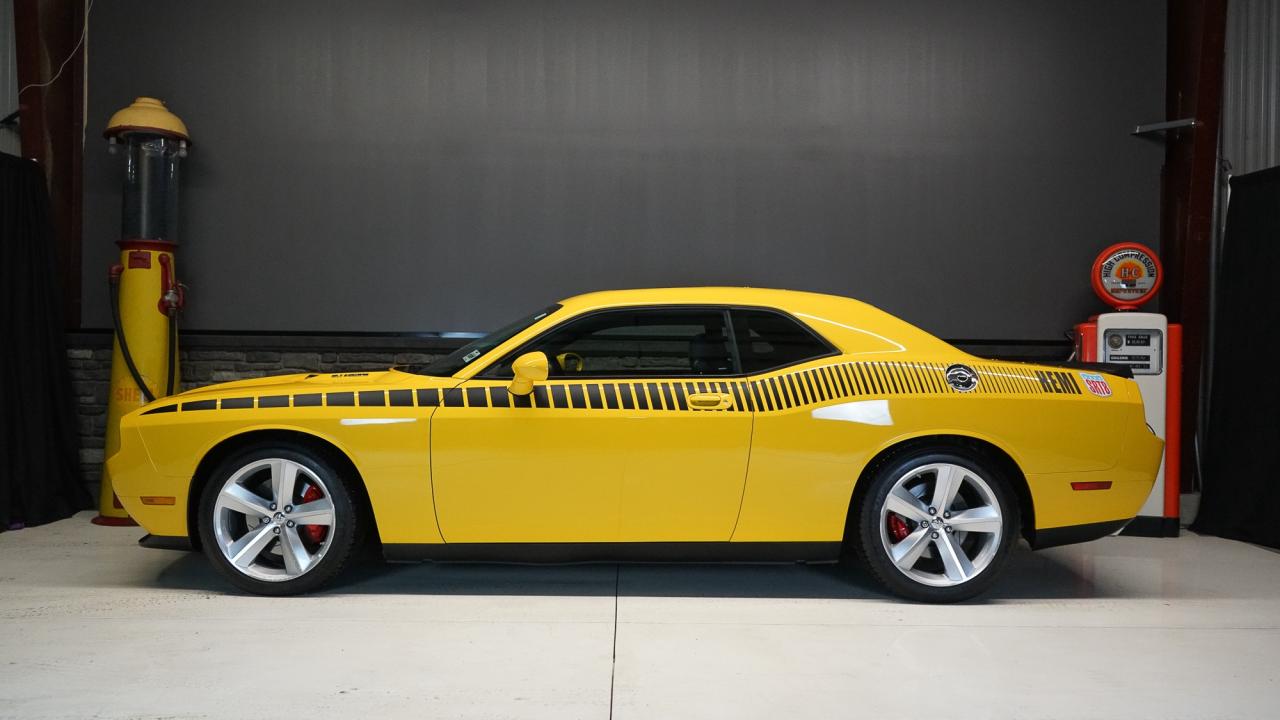 2010 Dodge Challenger 2dr Cpe Srt8 Photo