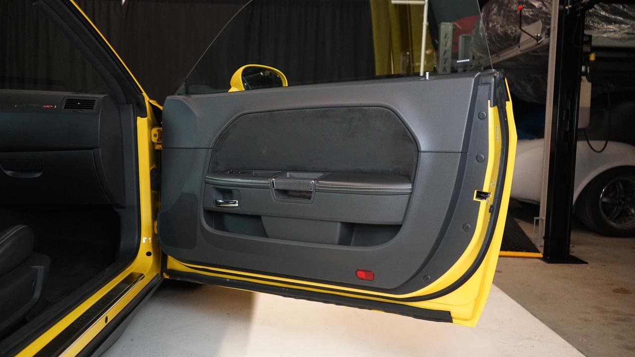 2010 Dodge Challenger 2dr Cpe Srt8 Photo