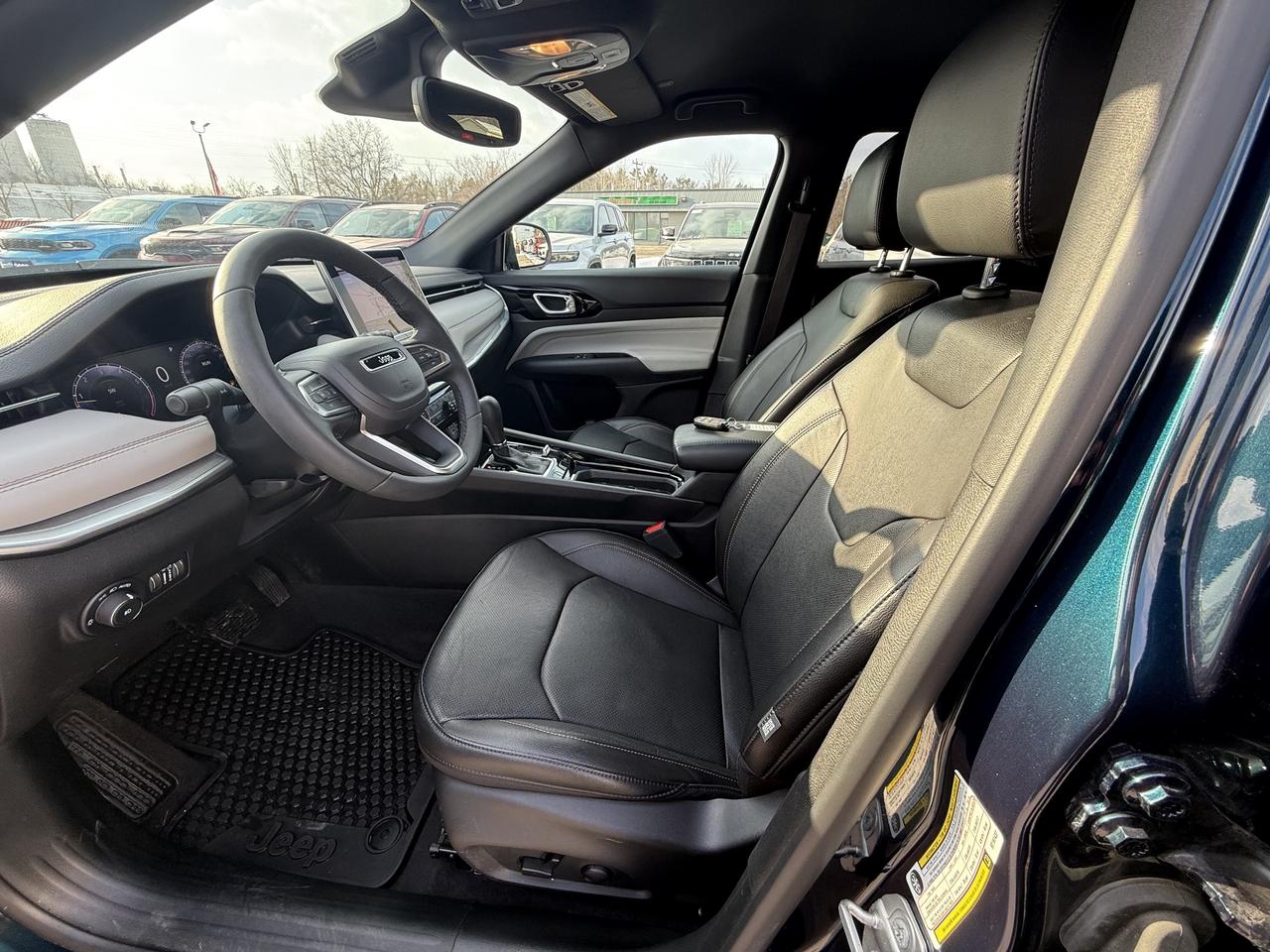 2024 Jeep Compass Limited 4x4 - Power Liftgate - Navigation Photo