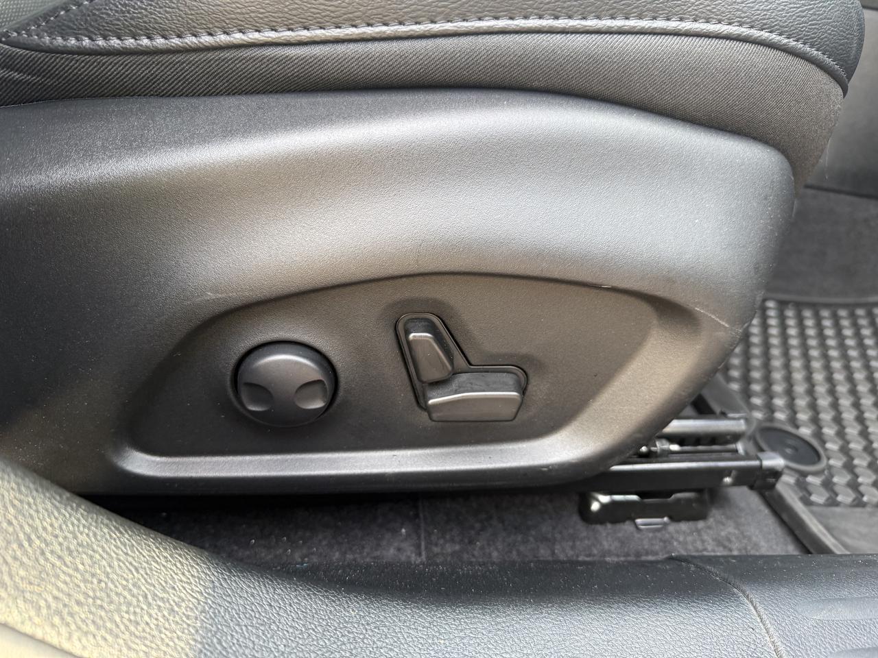 2024 Jeep Compass Limited 4x4 - Power Liftgate - Navigation Photo