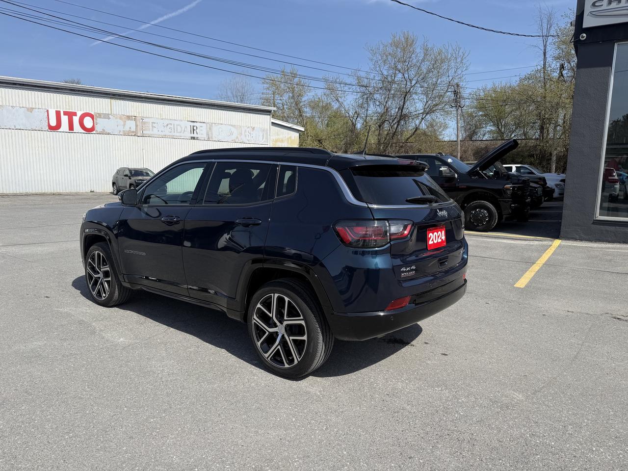 2024 Jeep Compass Limited 4x4 - Power Liftgate - Navigation Photo
