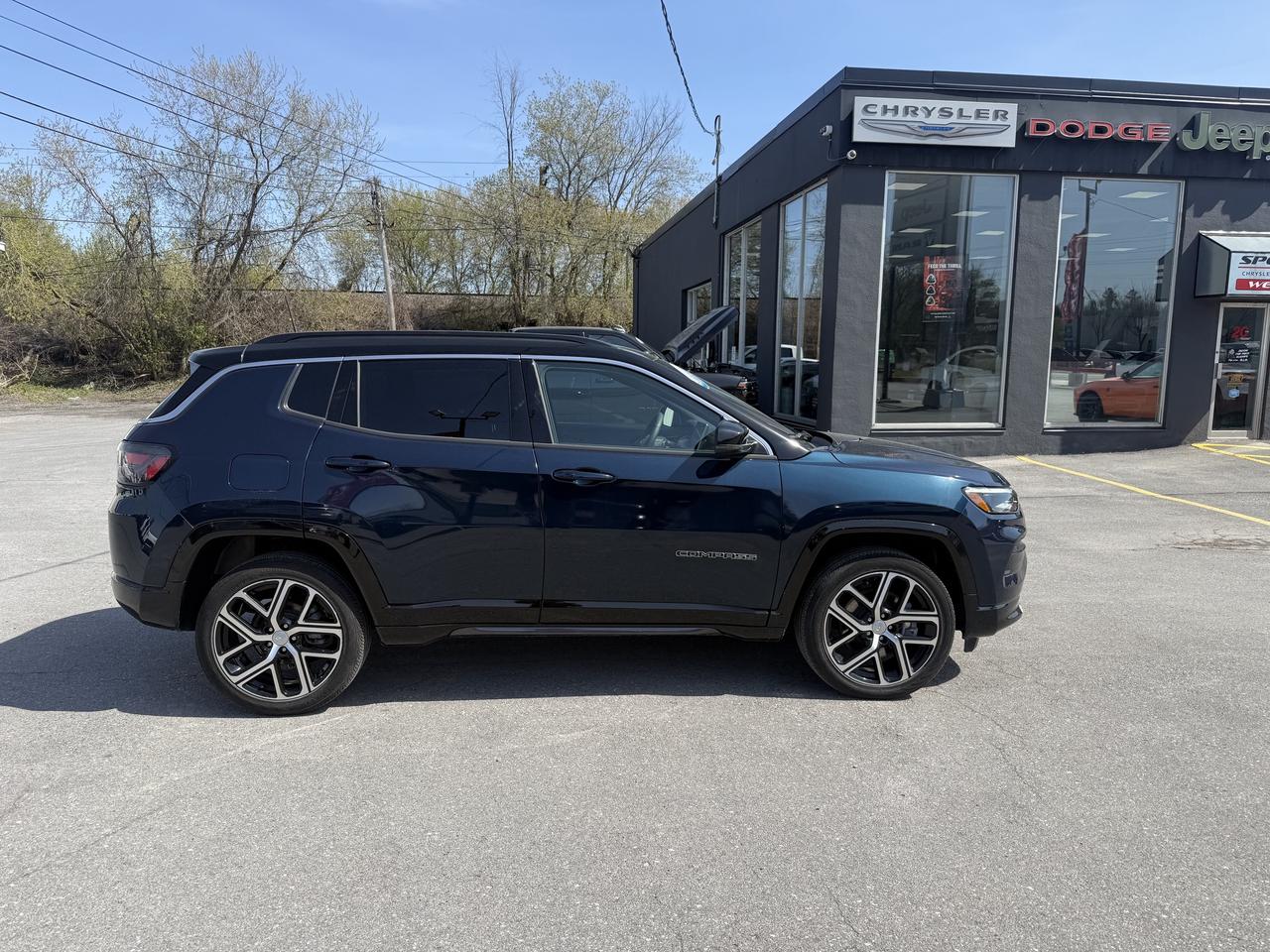 2024 Jeep Compass Limited 4x4 - Power Liftgate - Navigation Photo