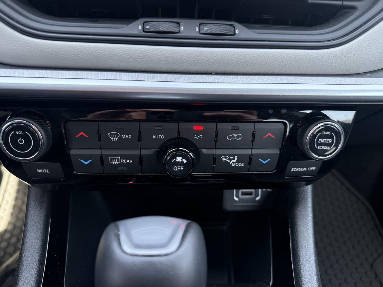 2024 Jeep Compass Limited 4x4 - Power Liftgate - Navigation Photo
