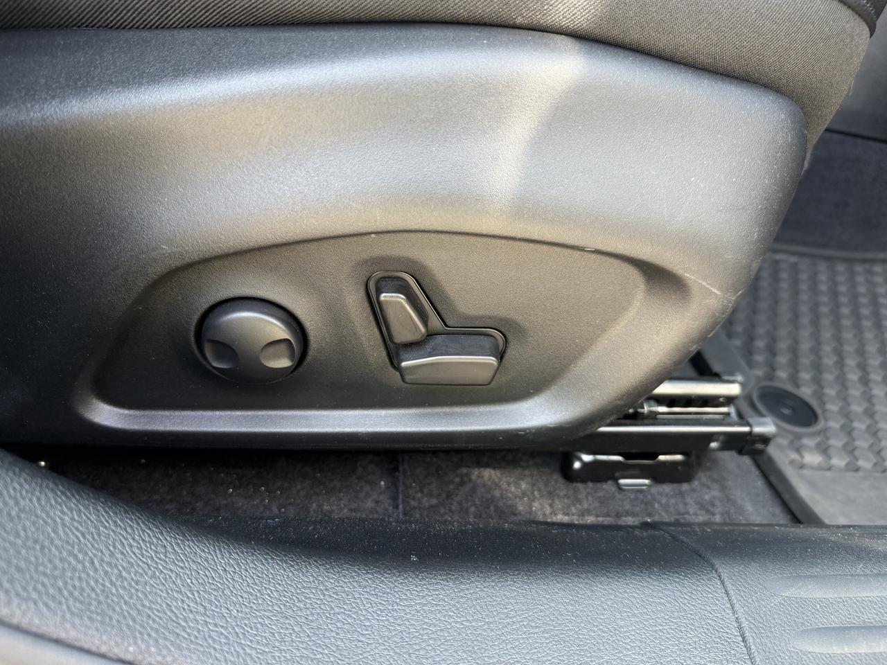 2024 Jeep Compass Limited 4x4 - Power Liftgate - Navigation Photo