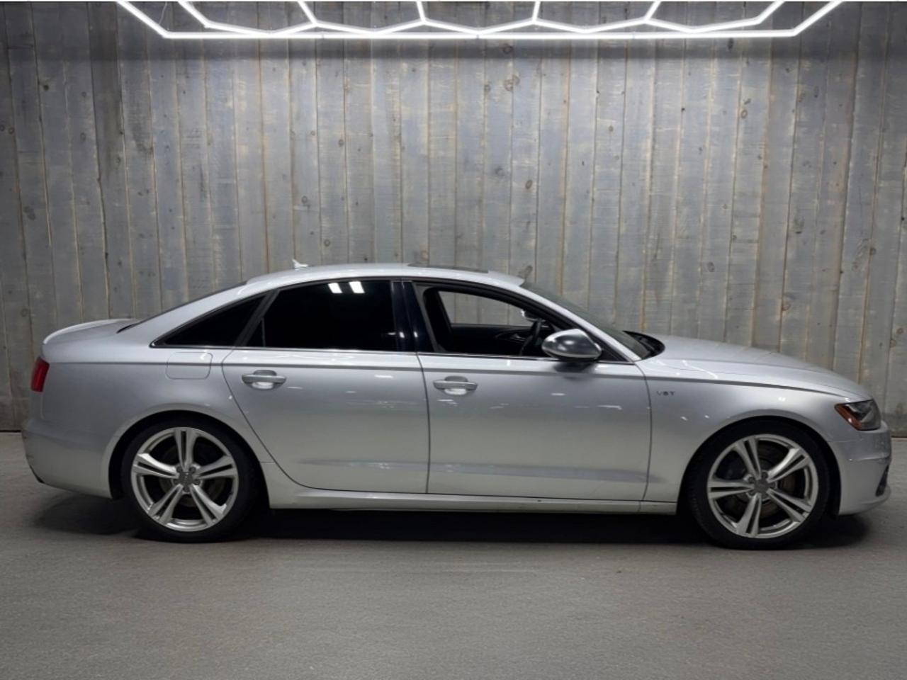 2013 Audi S6 S6 4.0T QUATTRO SEDAN  ACCIDENT FREE  CARBON HUD Photo