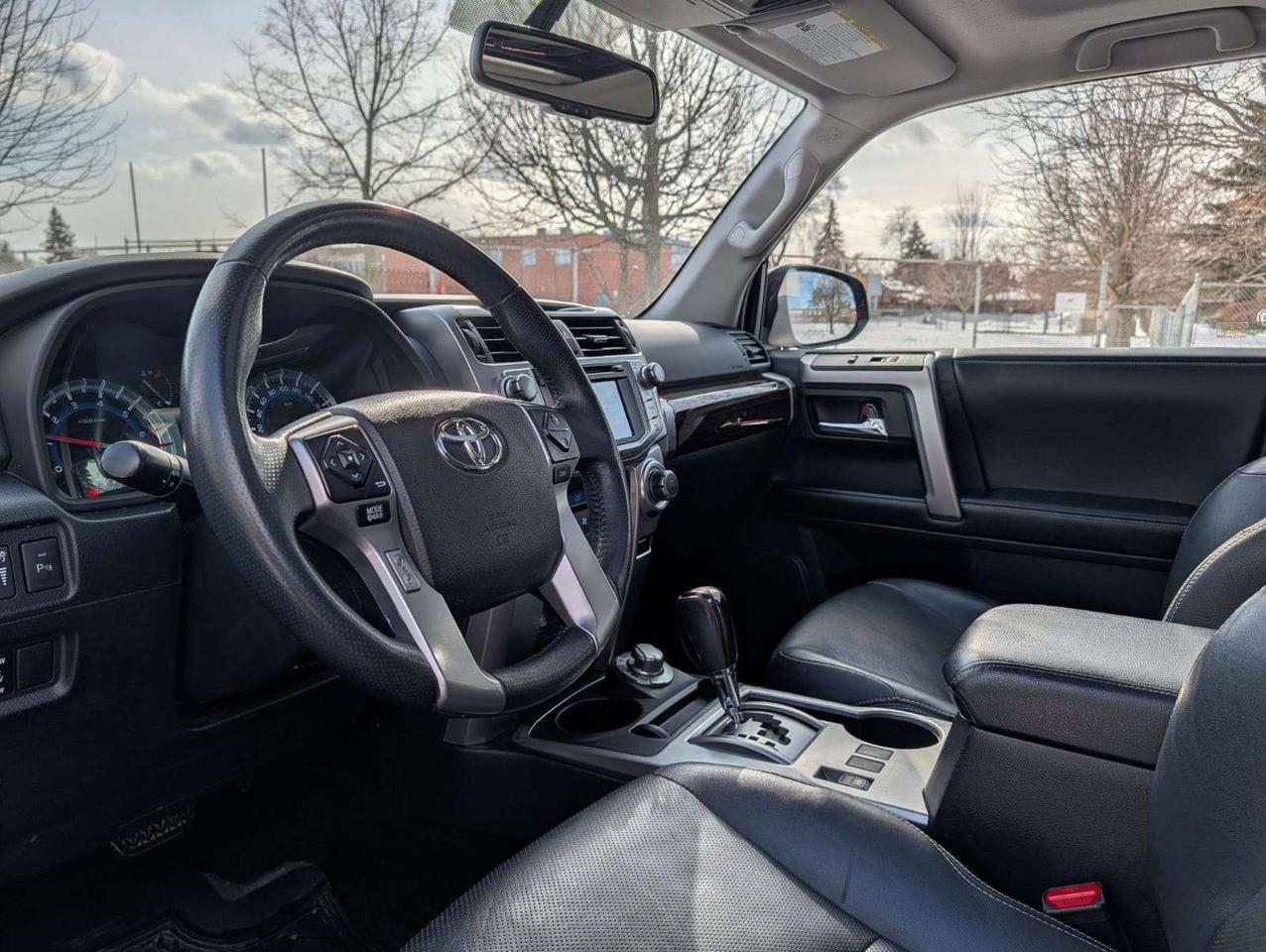 2015 Toyota 4Runner SR5 Photo4