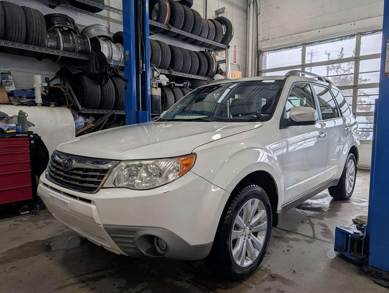 2009 Subaru Forester X Limited Photo2