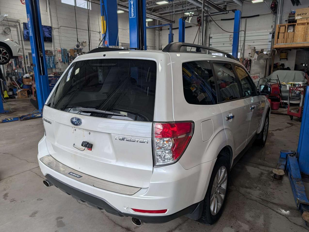 2009 Subaru Forester X Limited Photo4